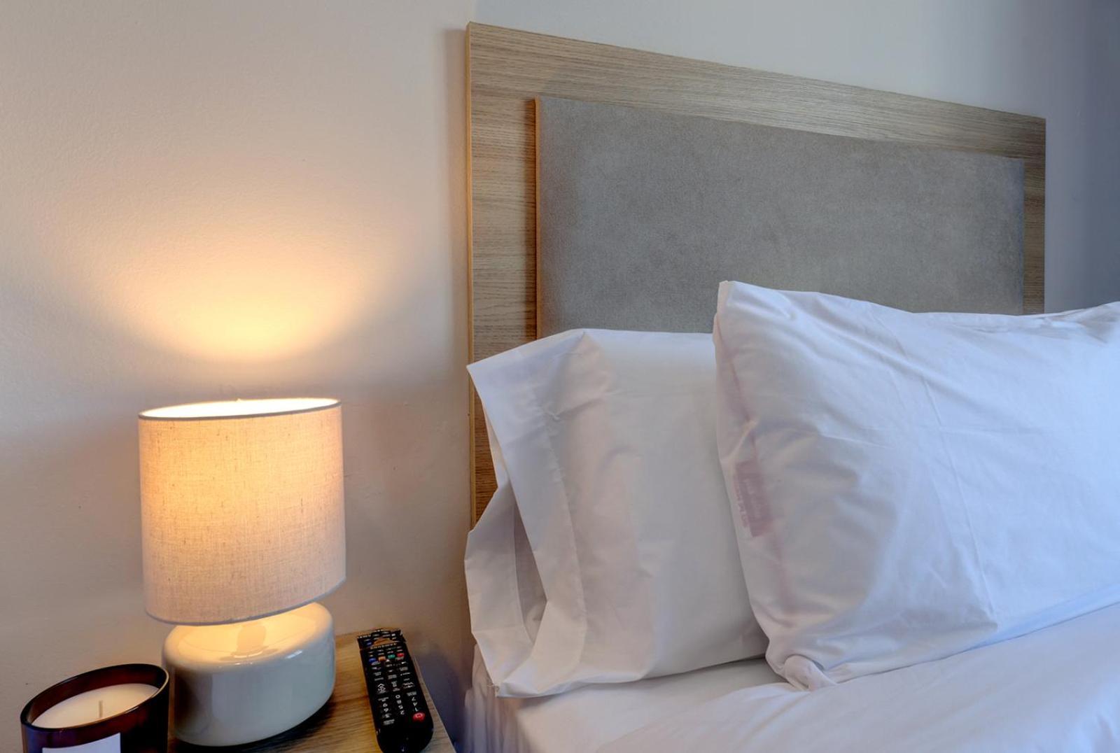 Hostal Puerta Almar エステポナ エクステリア 写真