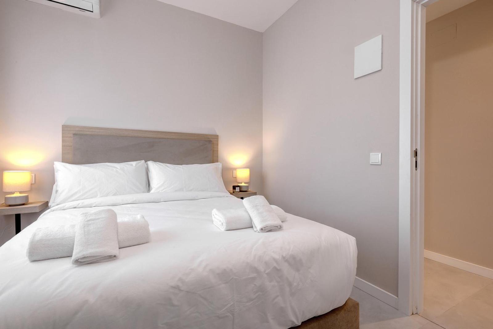 Hostal Puerta Almar エステポナ エクステリア 写真