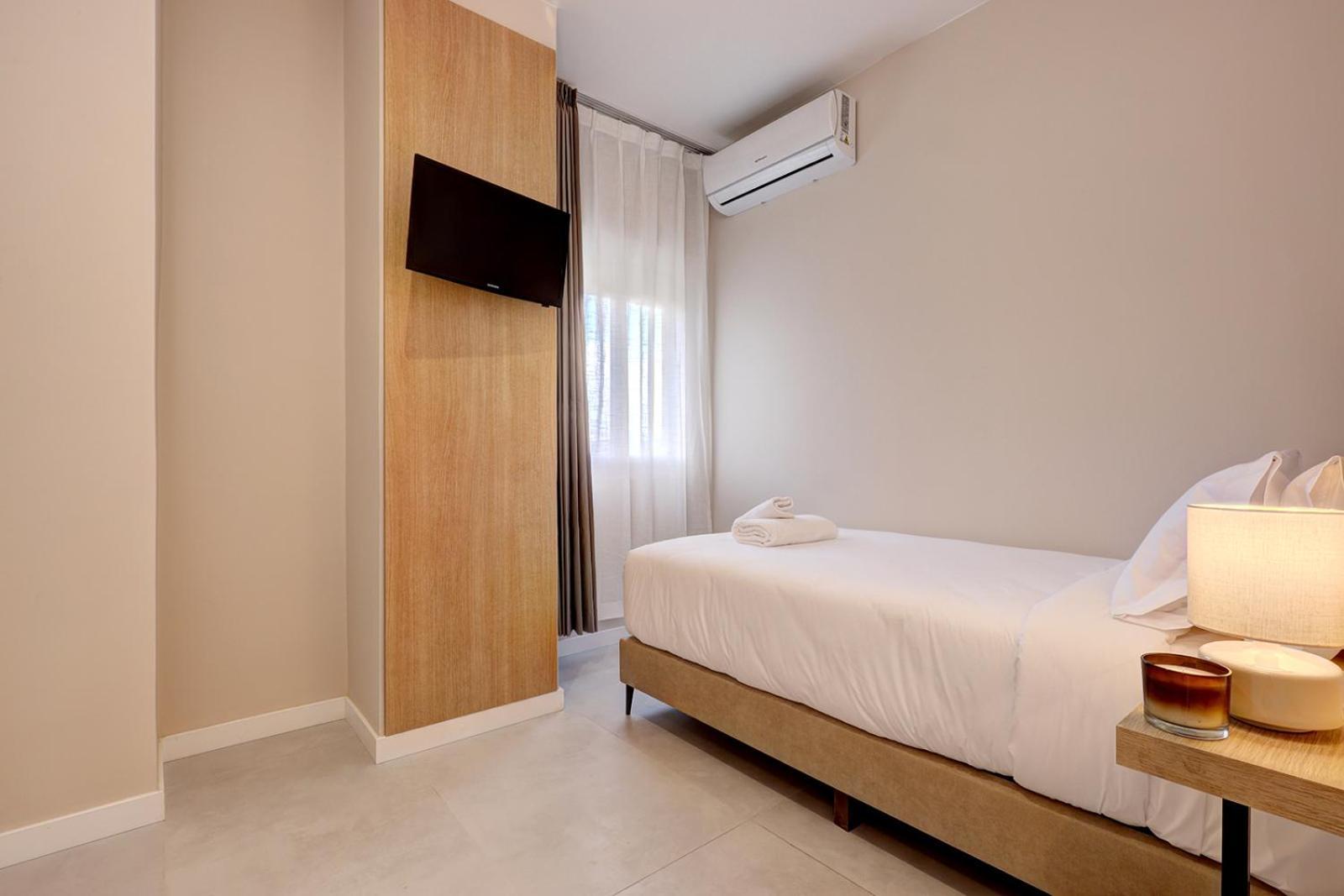 Hostal Puerta Almar エステポナ エクステリア 写真