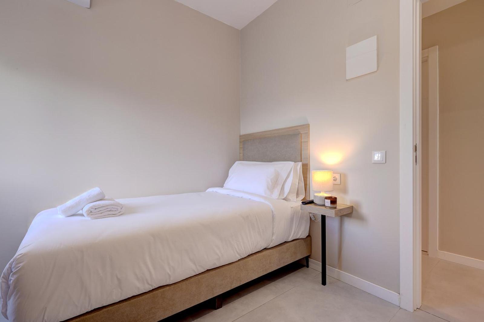 Hostal Puerta Almar エステポナ エクステリア 写真