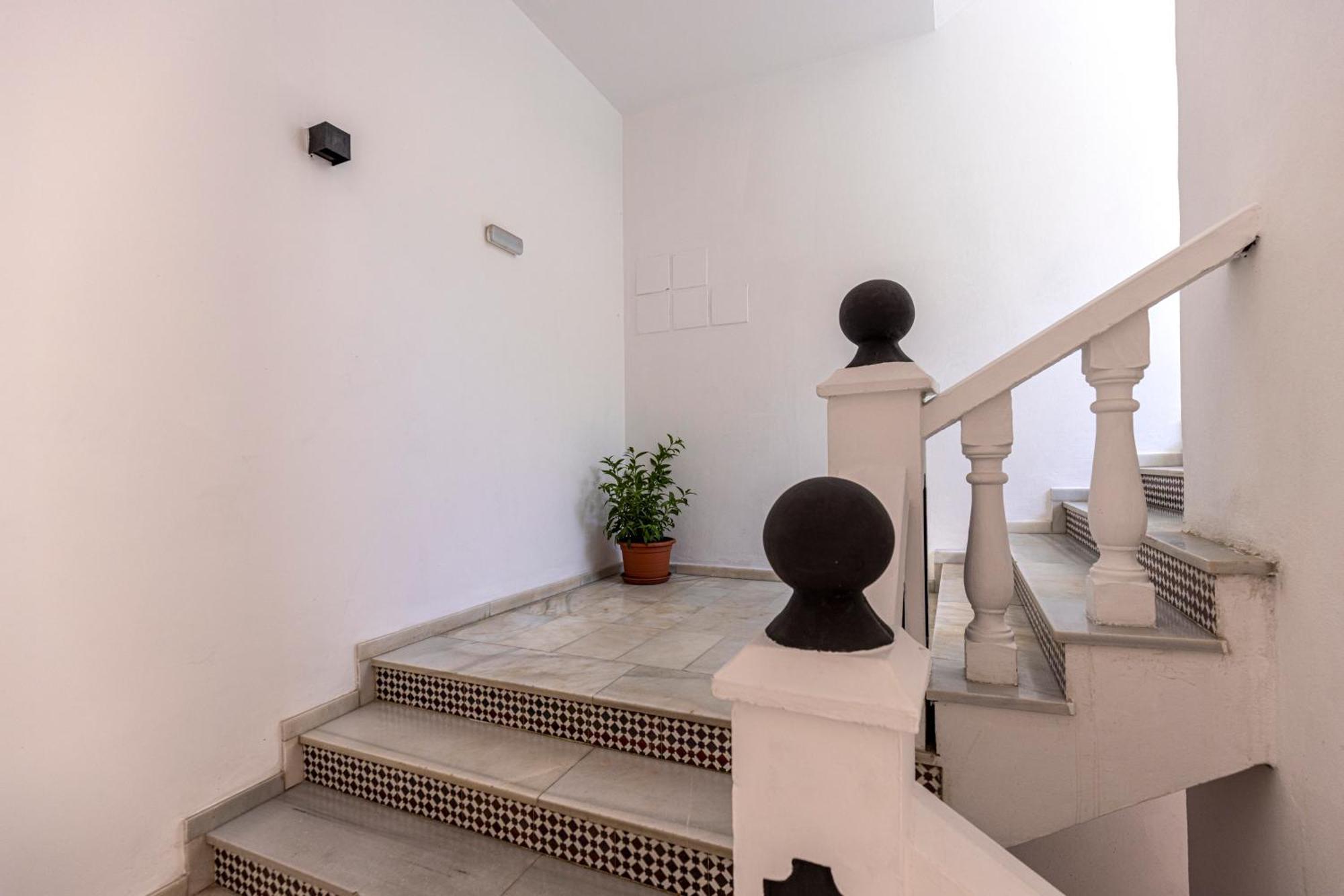 Hostal Puerta Almar エステポナ エクステリア 写真