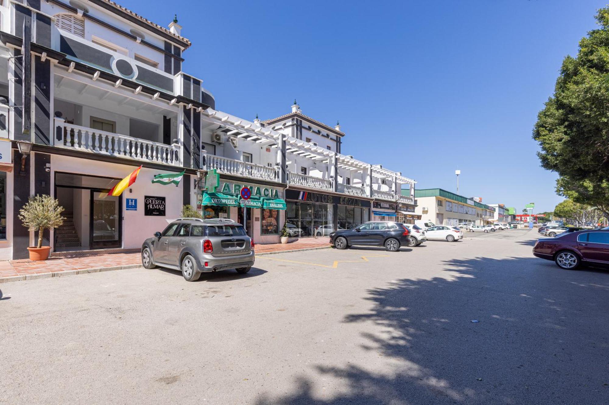 Hostal Puerta Almar エステポナ エクステリア 写真